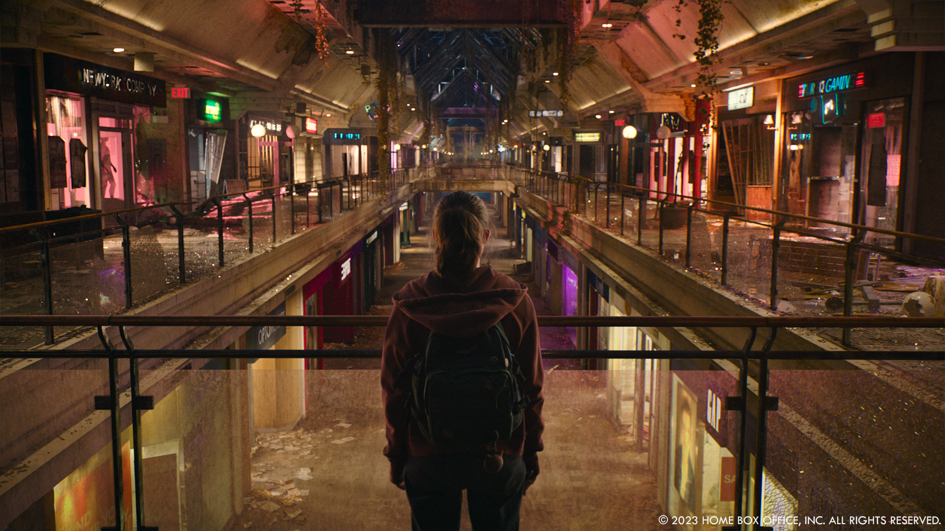 Yes, They Used A Real Giraffe For The Last Of Us Season 1 Finale